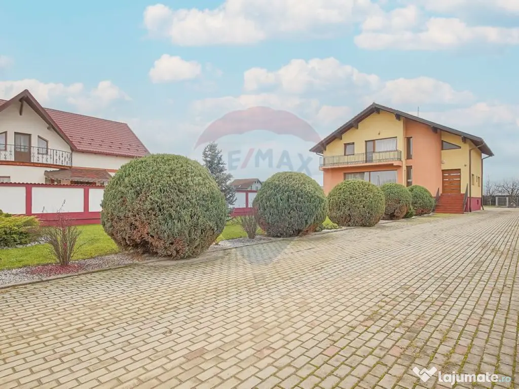 Casă spațioasă și elegantă, teren 1547 mp în Stupin...