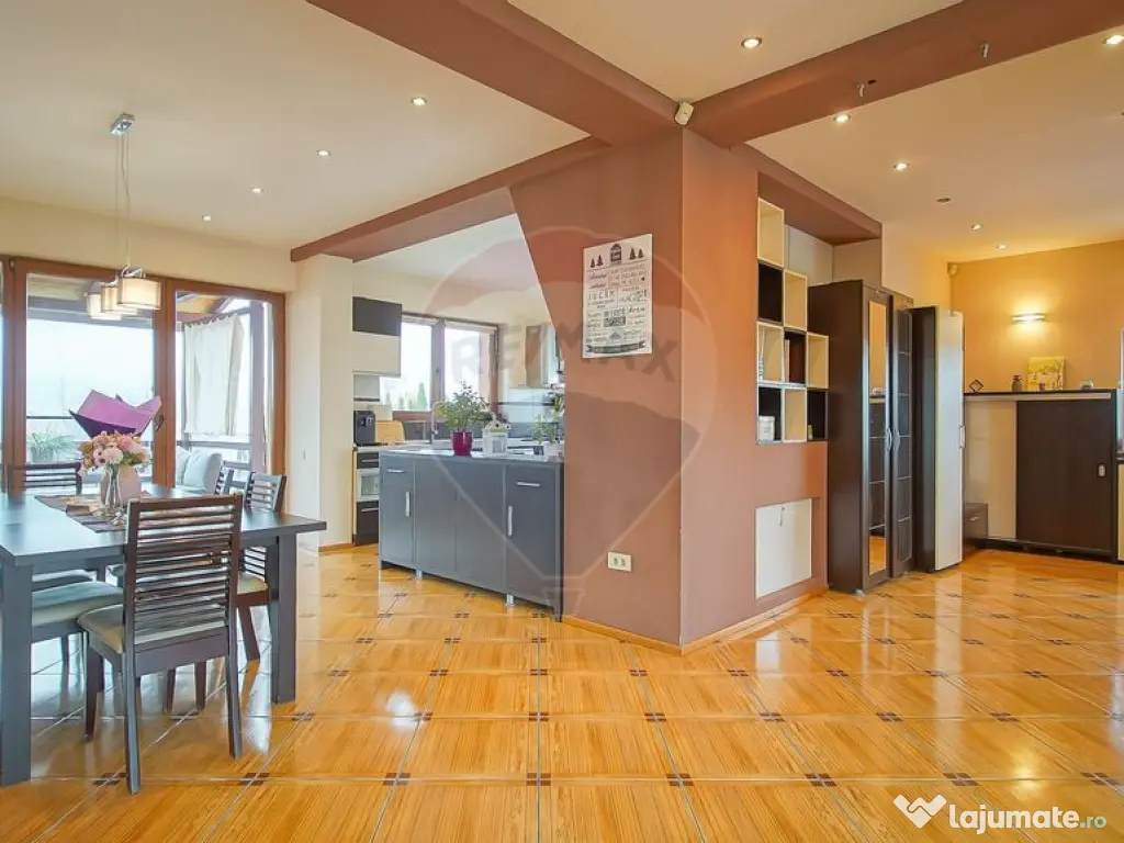 Casă spațioasă și elegantă, teren 1547 mp în Stupin...