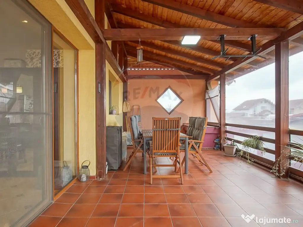 Casă spațioasă și elegantă, teren 1547 mp în Stupin...