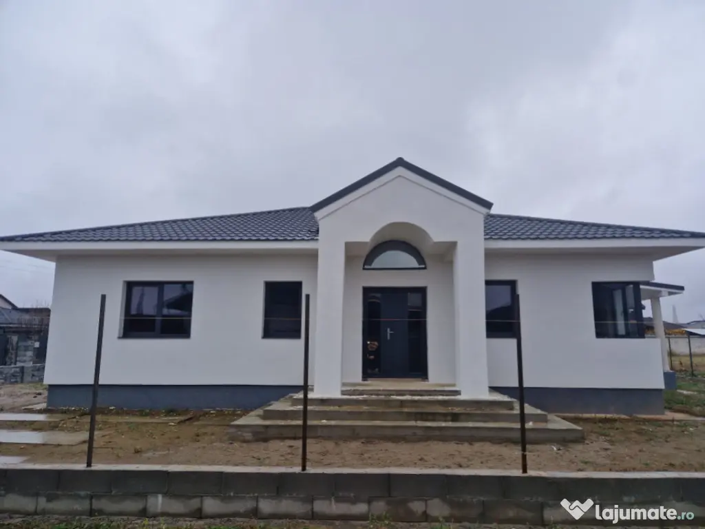 Casă modernă confortabilă, în Mocira, perfectă pentru