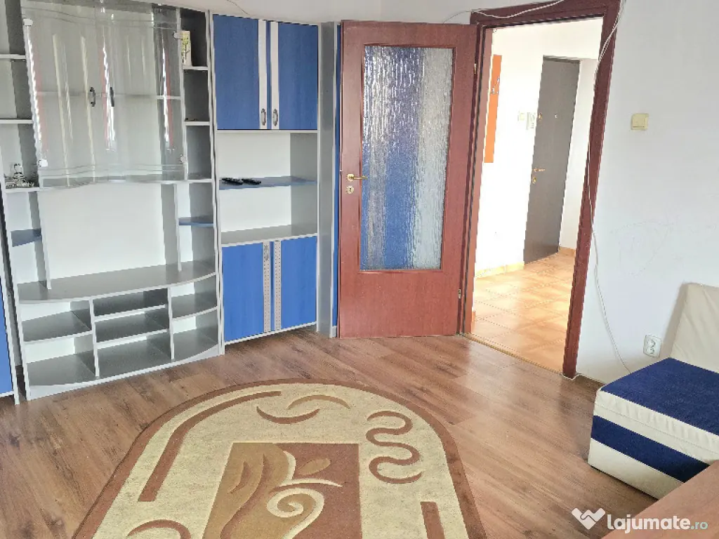 Vand apartament 3 camere in Deva, zona Piata Victoriei, etaj 3, 