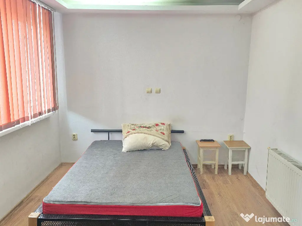 Vand apartament 3 camere in Deva, zona Piata Victoriei, etaj 3, 