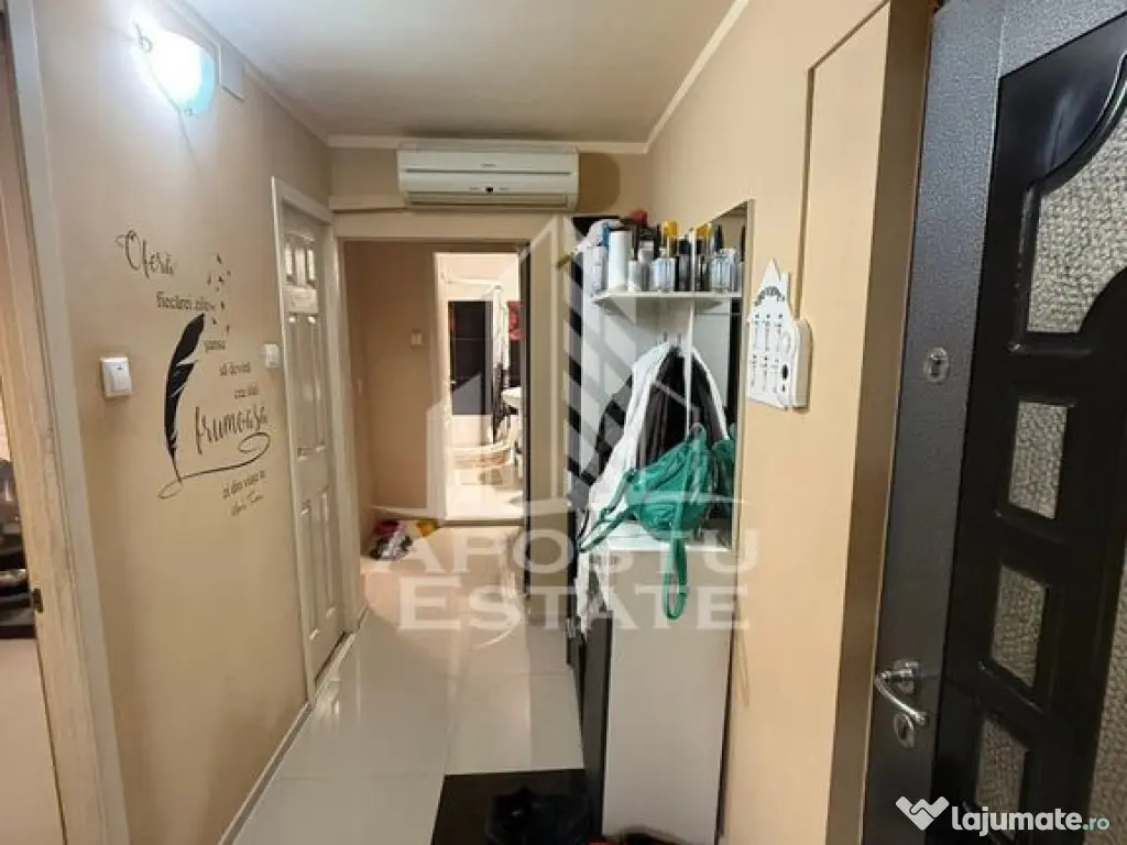 Apartament , centrala proprie , renovat , Zona Lunei 