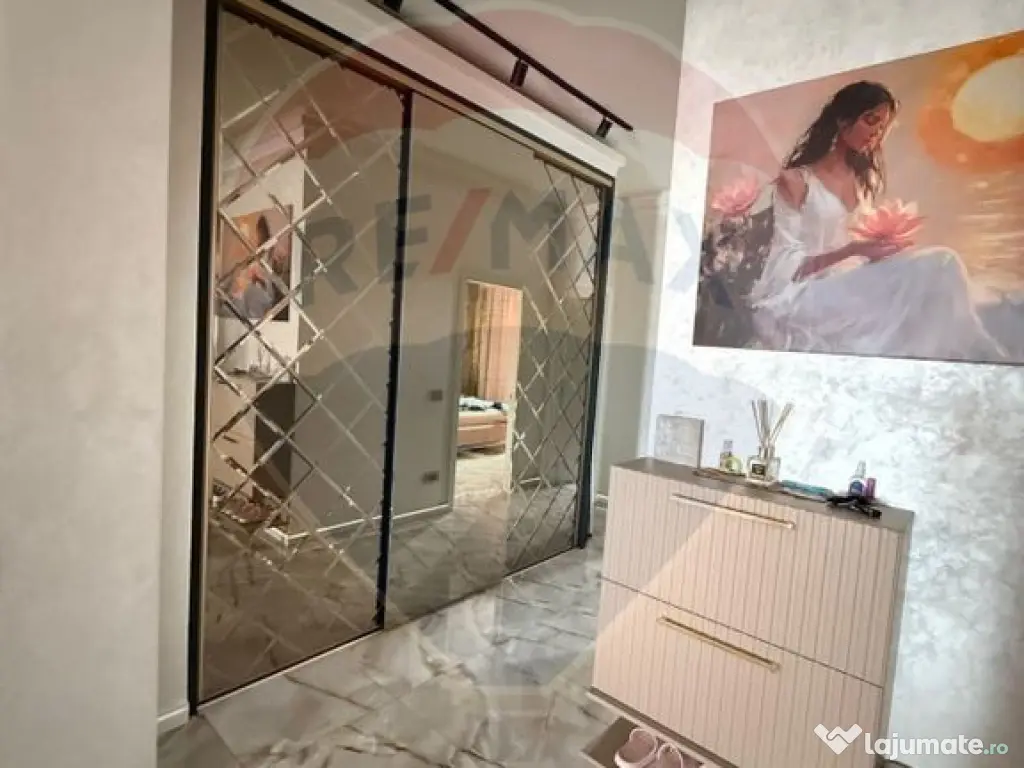 Apartament cu 4 camere de vânzare în zona Sarari