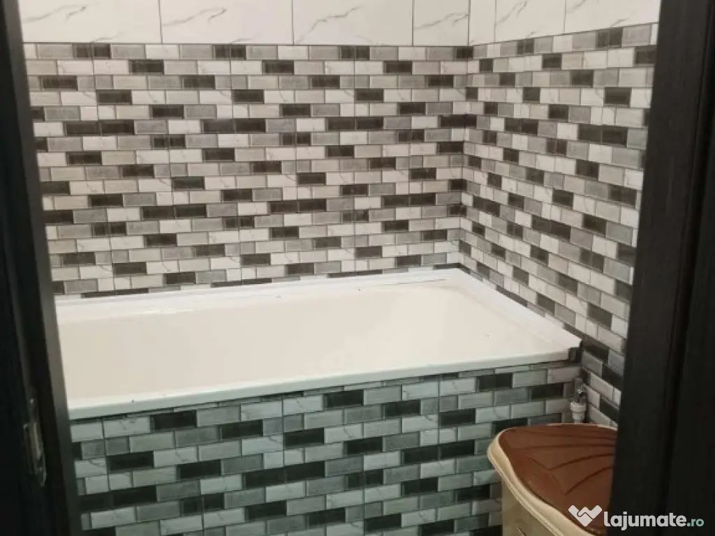 Garsoniera de inchiriat zona Titan