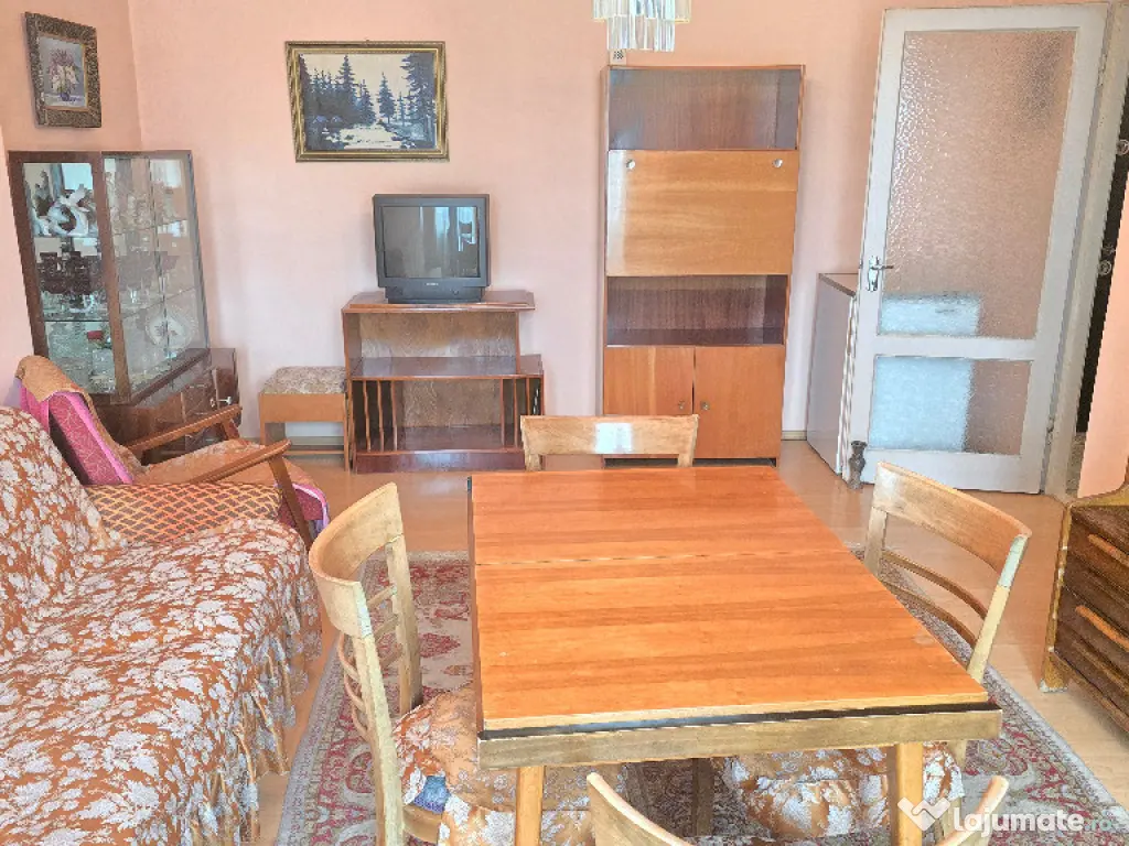 Vand apartament 2 camere decomandat in Deva, etaj 2, 