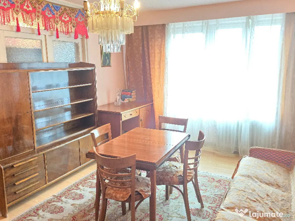 Vand apartament 2 camere decomandat in Deva, etaj 2, 