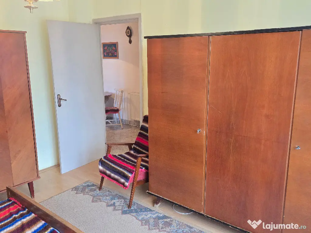 Vand apartament 2 camere decomandat in Deva, etaj 2, 