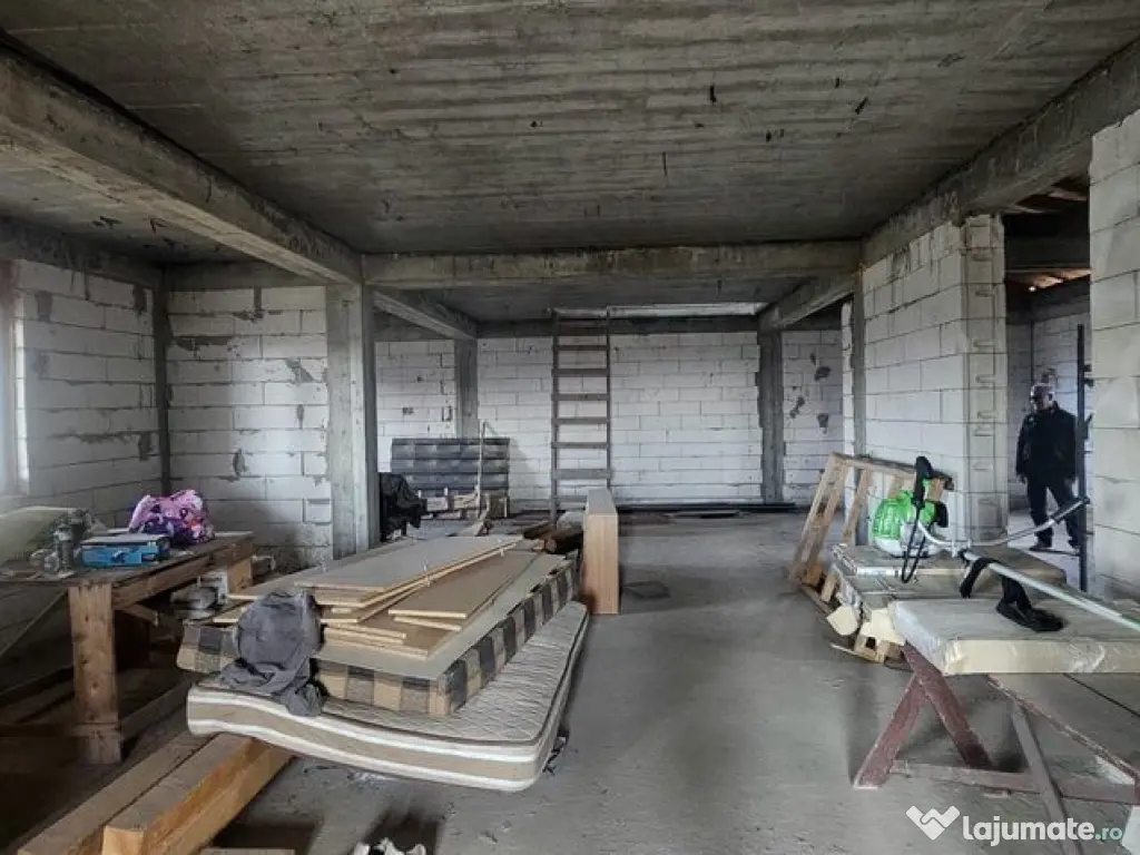 Casa la rosu Bariera Traian, teren 896 mp, 175.000 EUR 