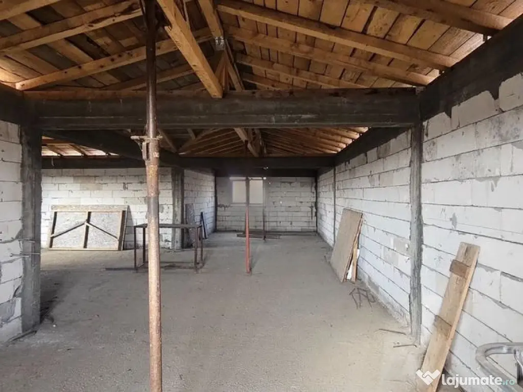 Casa la rosu Bariera Traian, teren 896 mp, 175.000 EUR 