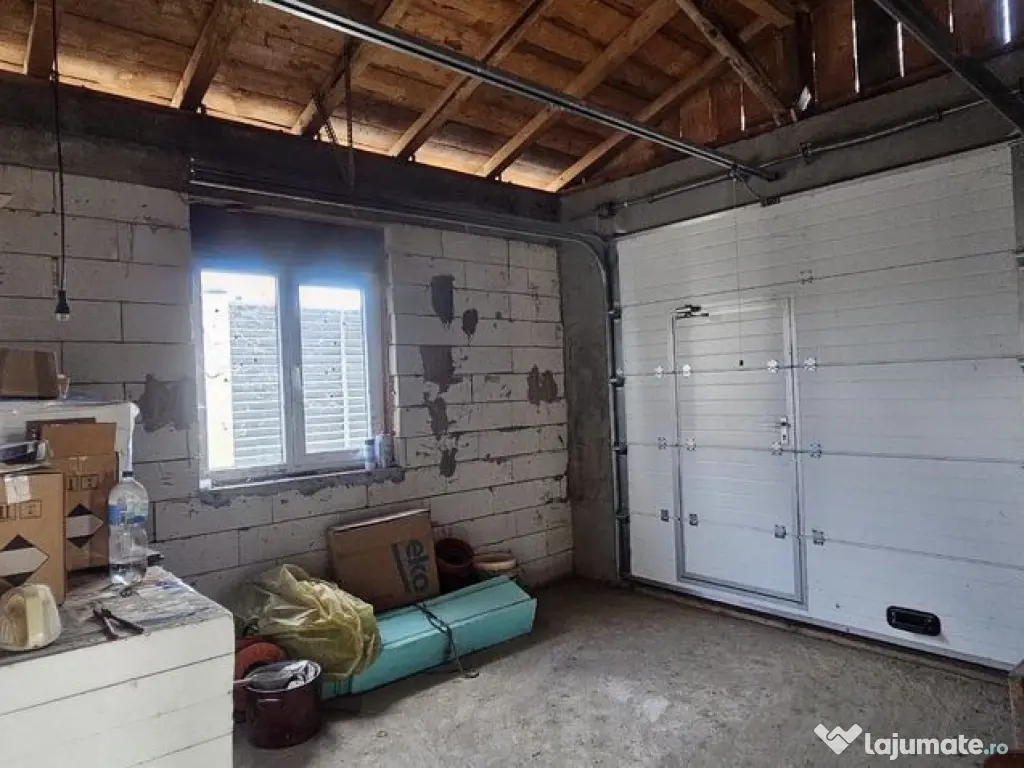 Casa la rosu Bariera Traian, teren 896 mp, 175.000 EUR 