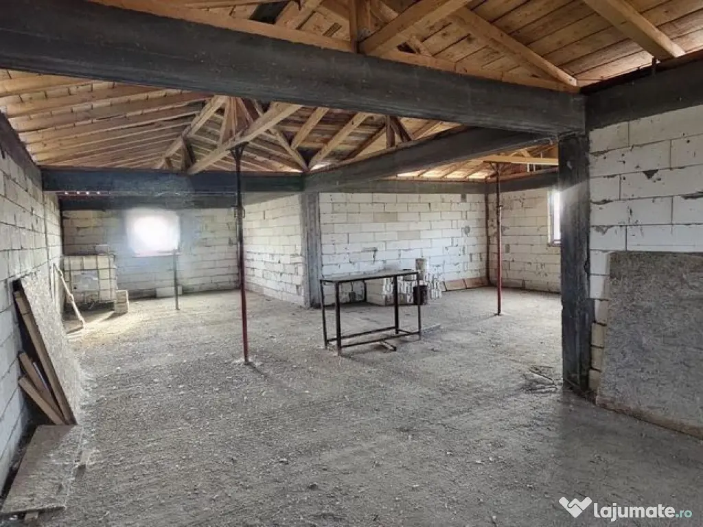 Casa la rosu Bariera Traian, teren 896 mp, 175.000 EUR 