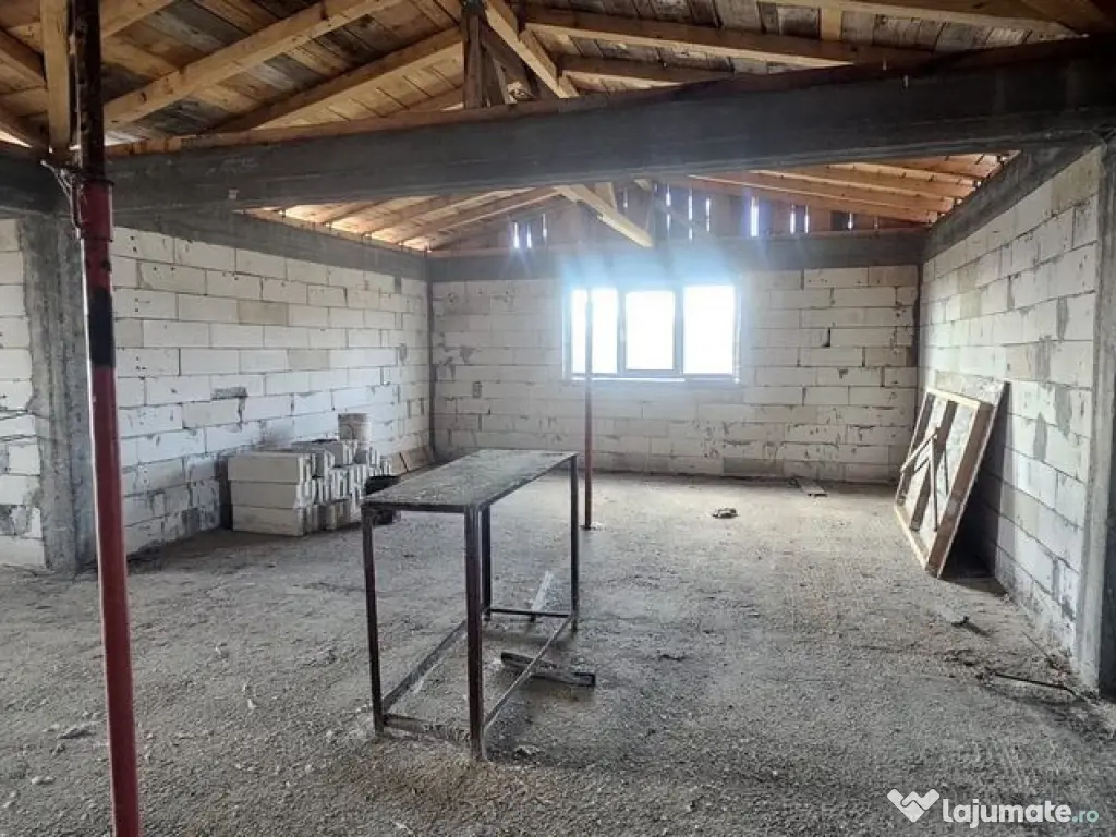 Casa la rosu Bariera Traian, teren 896 mp, 175.000 EUR 