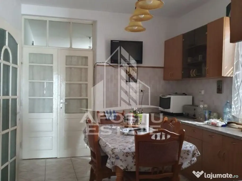 Casa individuala pretabila pentru pensiune, Giarmata 