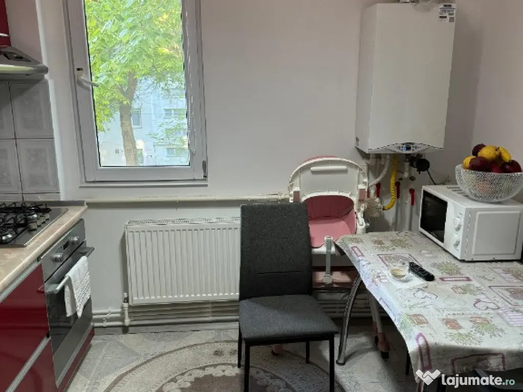 Vand apartament cu 2 camere