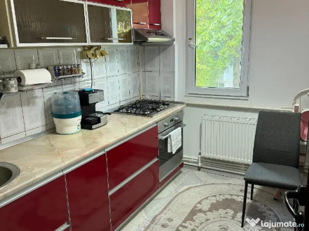 Vand apartament cu 2 camere