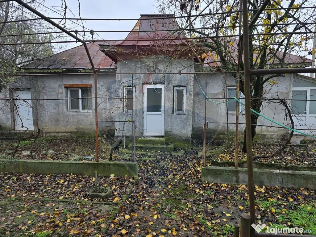 Casă / Vilă cu 6 camere de vânzare 