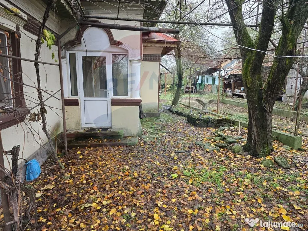 Casă / Vilă cu 6 camere de vânzare 