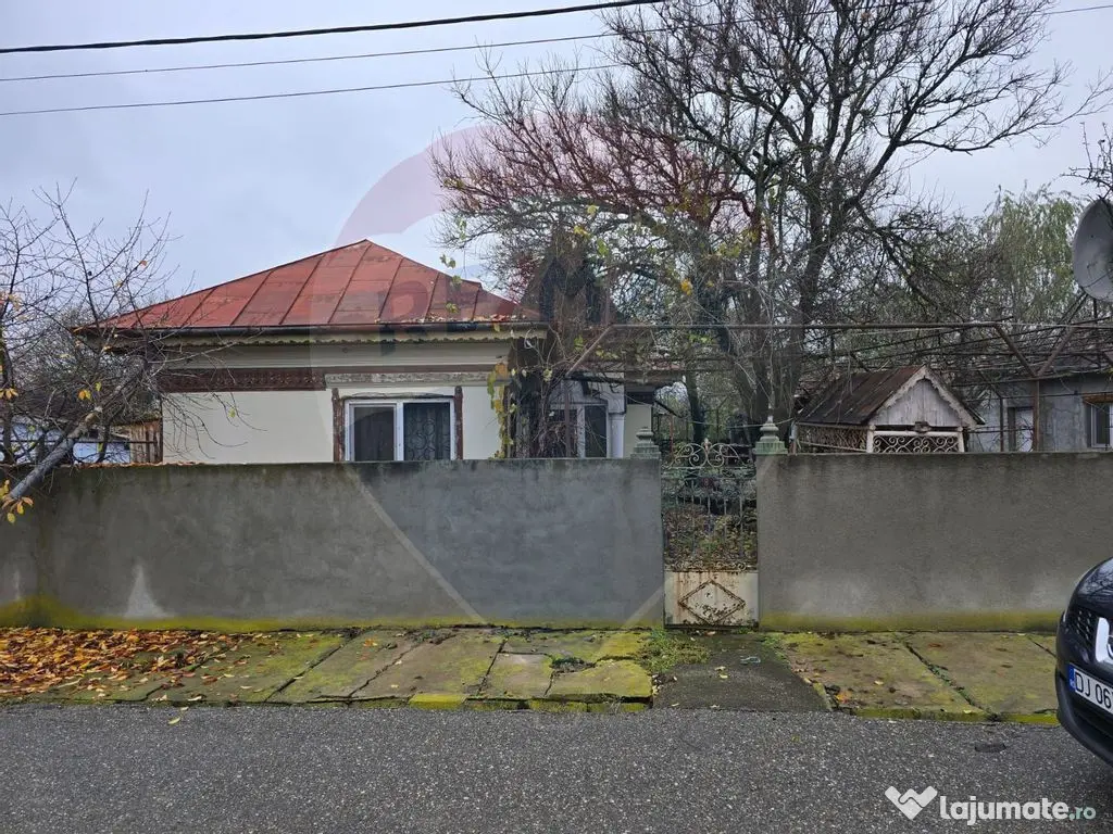 Casă / Vilă cu 6 camere de vânzare 