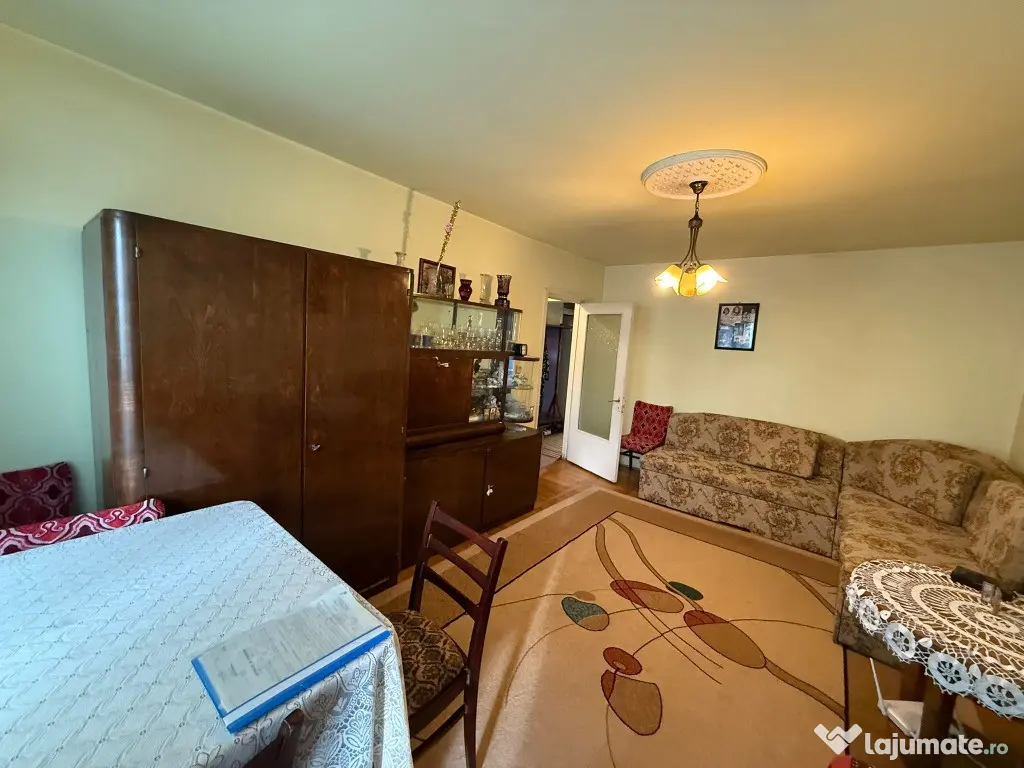 Apartament 3 camere, decomandat, parter, zona Calea Zarandului 