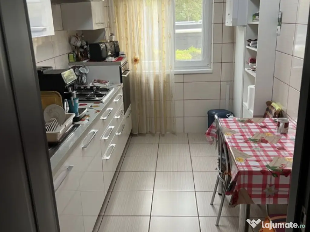 Apartament 2 camere Centrul Civic Toamnei