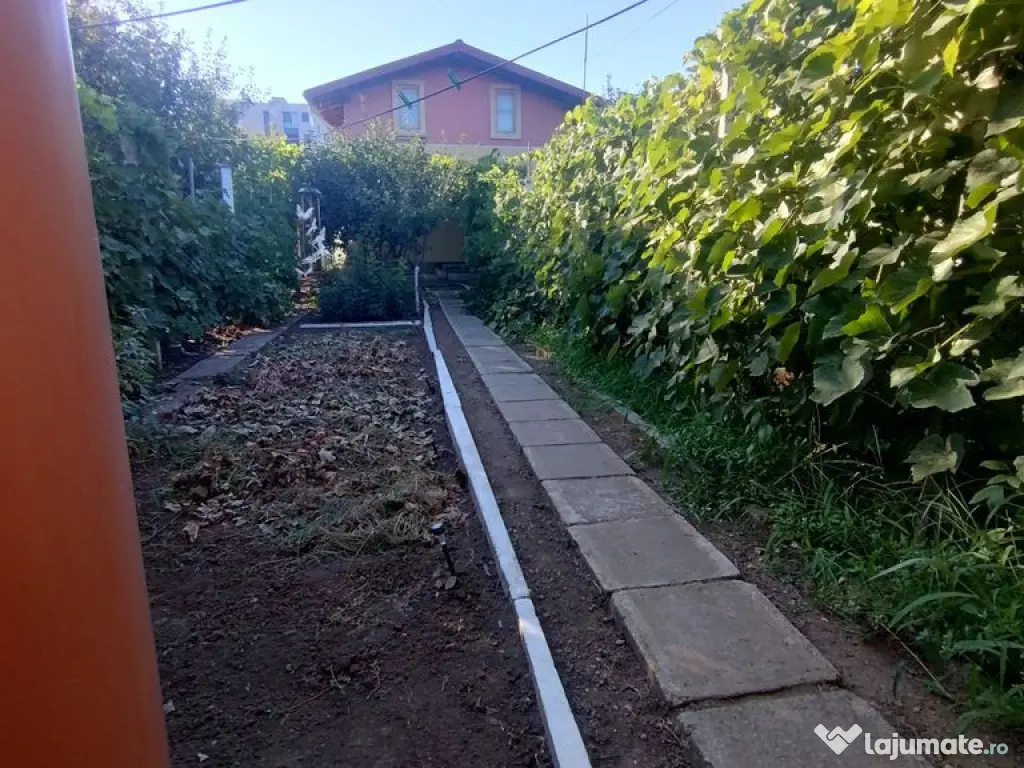 Casă, gradină, teren mare - Palazu Mare