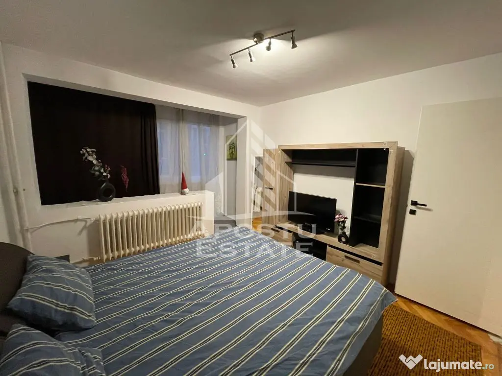 Apartament 2 camere, Decomandat, zona Spitalul Judetean.