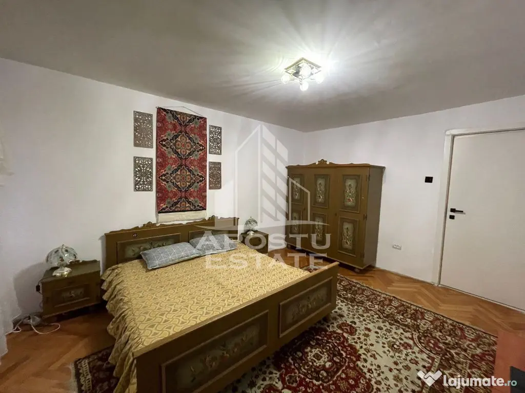 Apartament 2 camere, Decomandat, zona Spitalul Judetean.