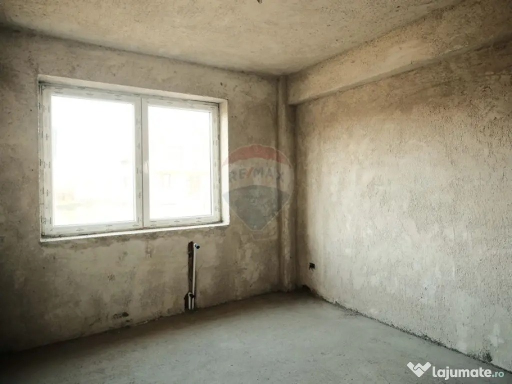 De vanzare bloc la gri format din 9 apartamente 