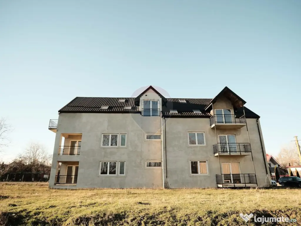 De vanzare bloc la gri format din 9 apartamente 