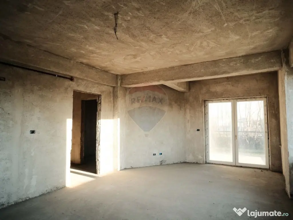 De vanzare bloc la gri format din 9 apartamente 