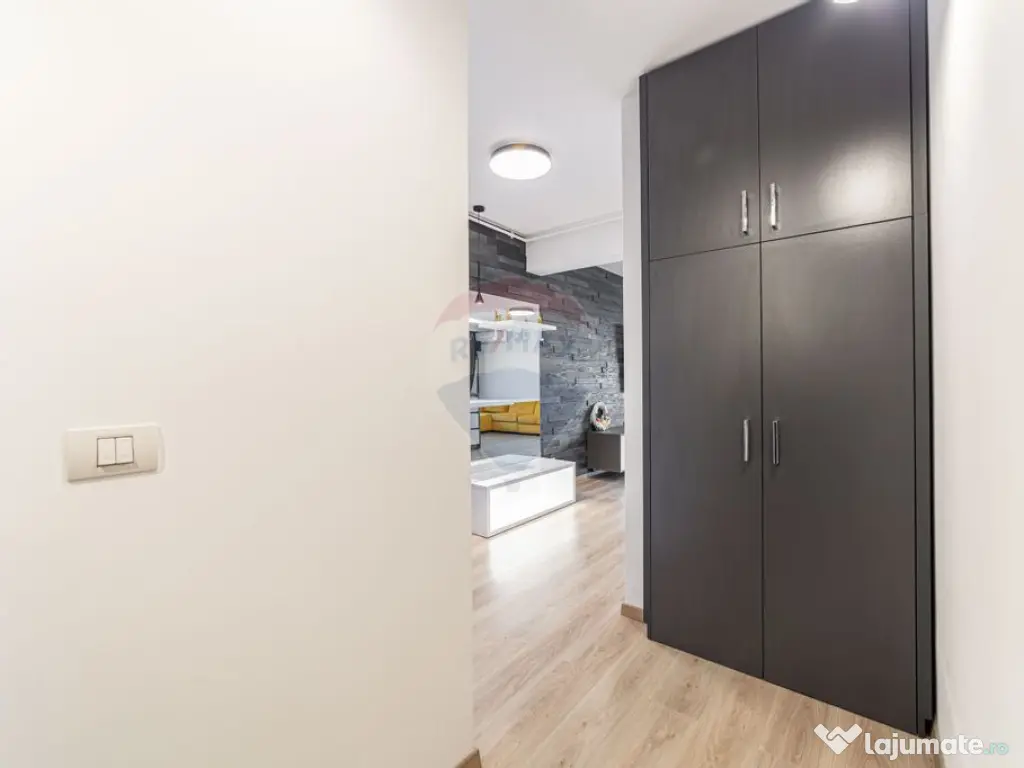 Apartament tip PENTHOUSE, 3 camere de vânzare, posibil R... 