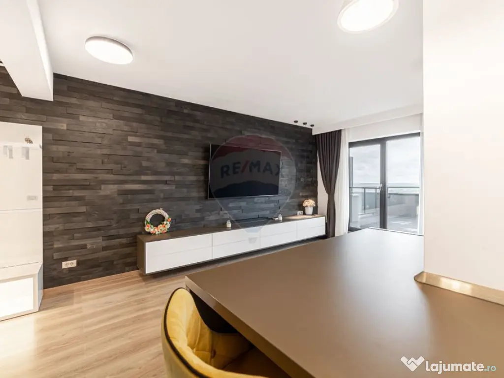 Apartament tip PENTHOUSE, 3 camere de vânzare, posibil R... 