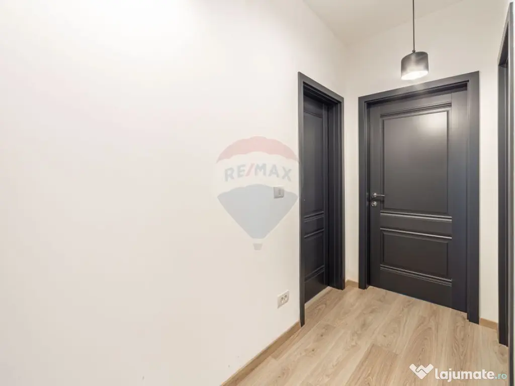 Apartament tip PENTHOUSE, 3 camere de vânzare, posibil R... 