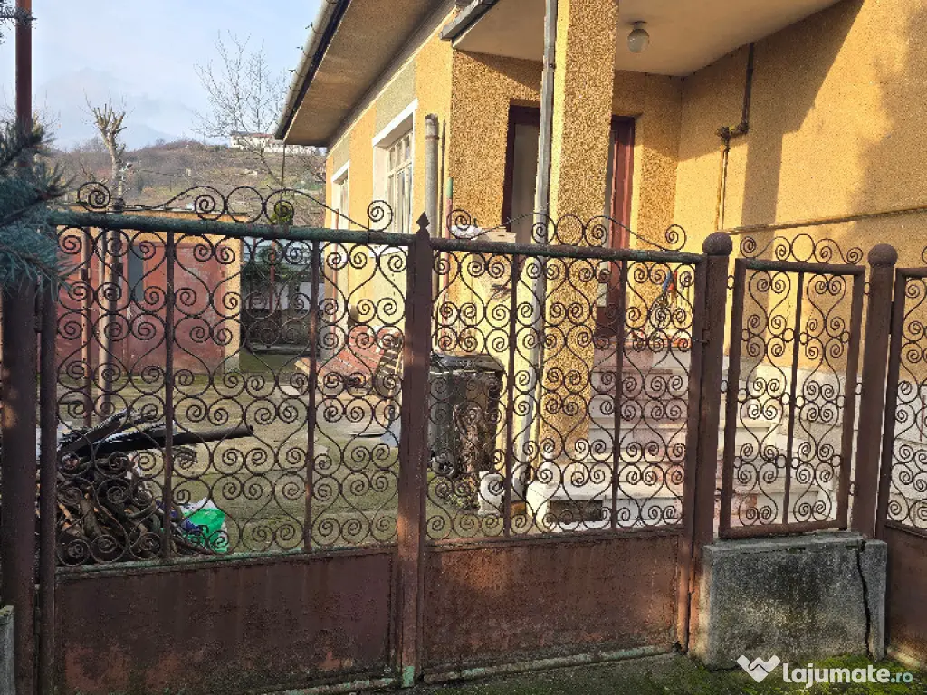 Vand casa in Deva, D+P, zona ultracentrala (E. Vacarescu), 