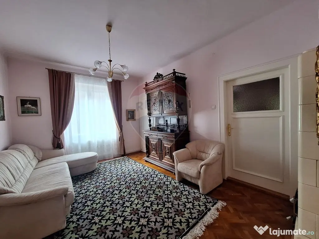 Apartament 4 camere , pet friendly, cu parcare si curte, ... 