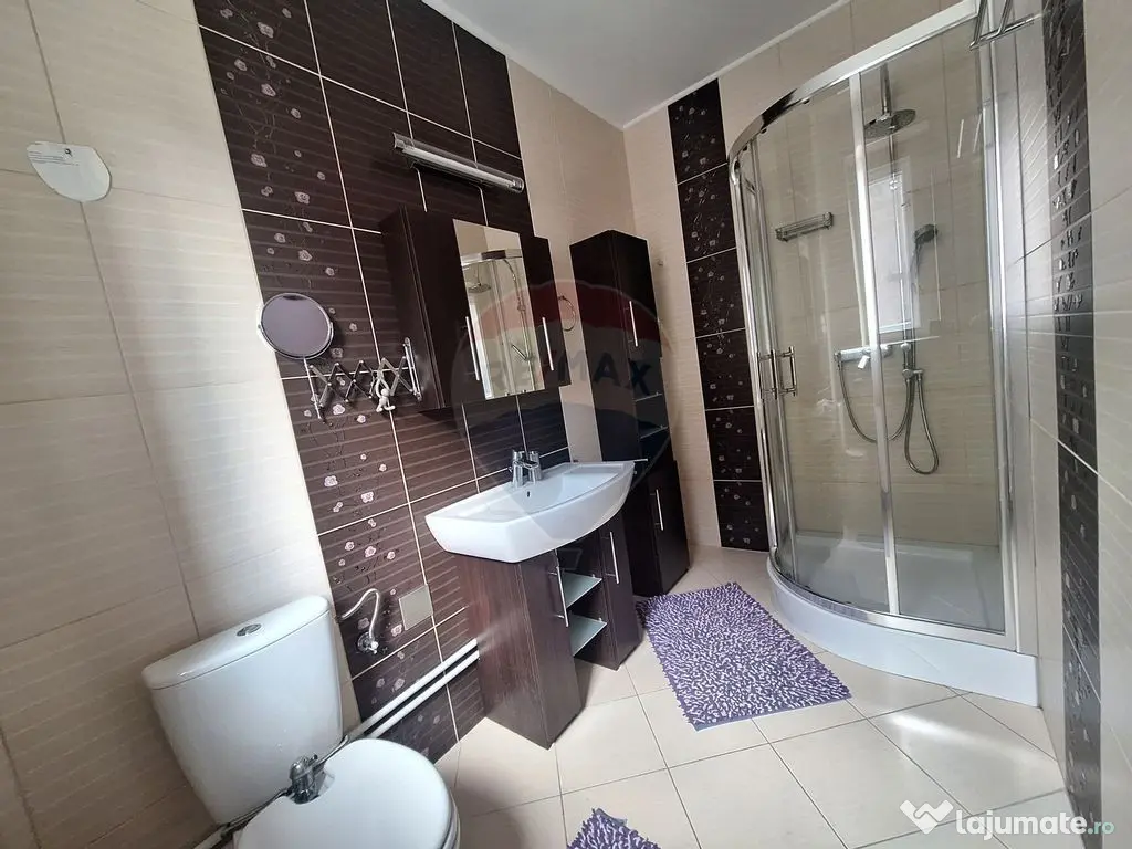 Apartament 4 camere , pet friendly, cu parcare si curte, ... 