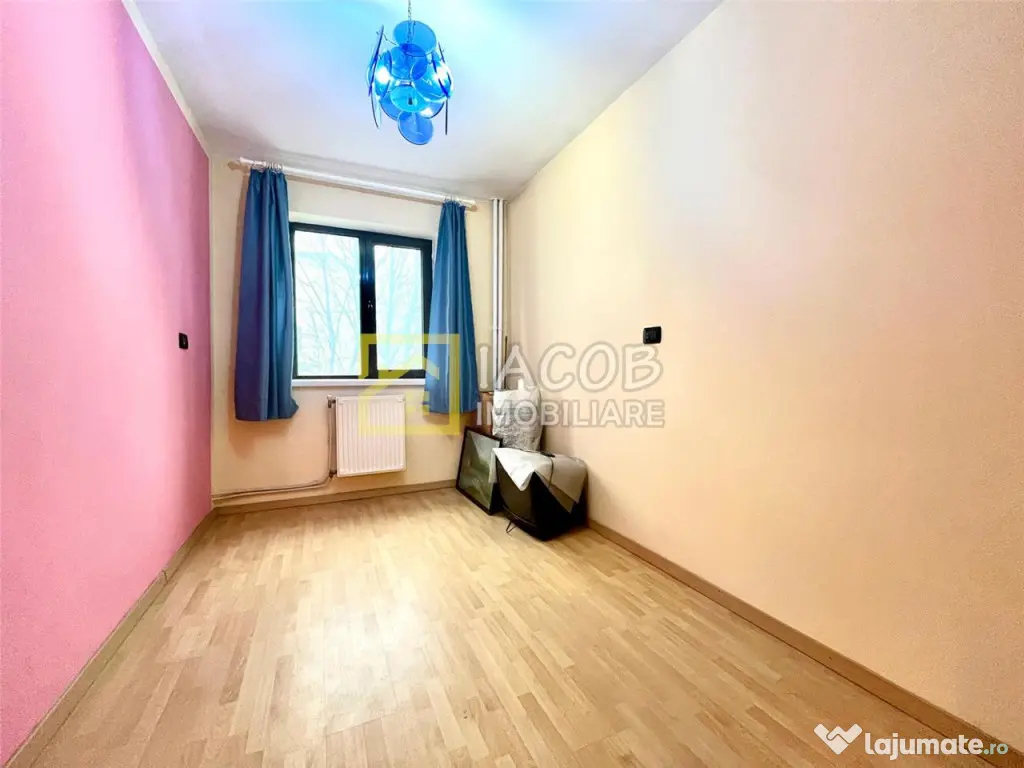 Apartament 3 camere decomandate, etaj 1, str. Narciselor 15, 