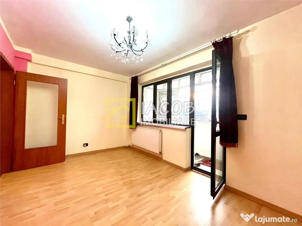 Apartament 3 camere decomandate, etaj 1, str. Narciselor 15, 