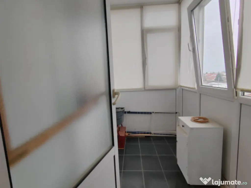 Apartament 2 camere, etaj 3/4, zona Republicii Ploiesti 