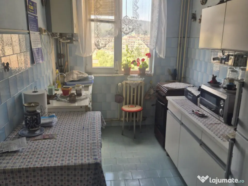 Apartament de 2 camere zona Astra 