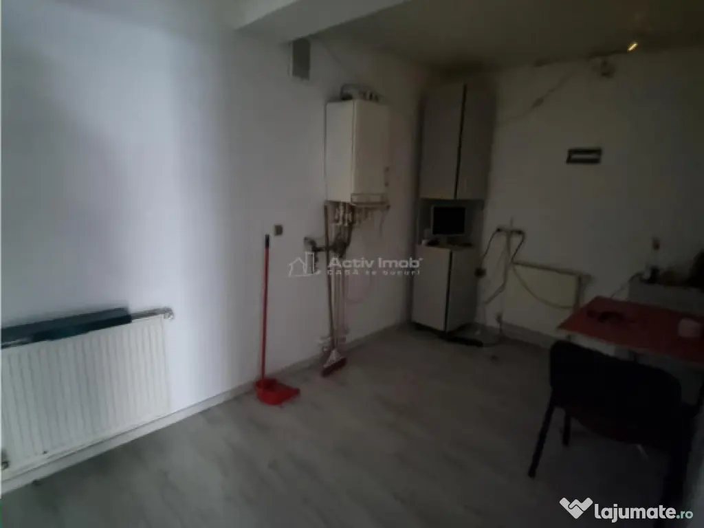 De inchiriat Spatiu comercial si teren strada Bucuresti lang 