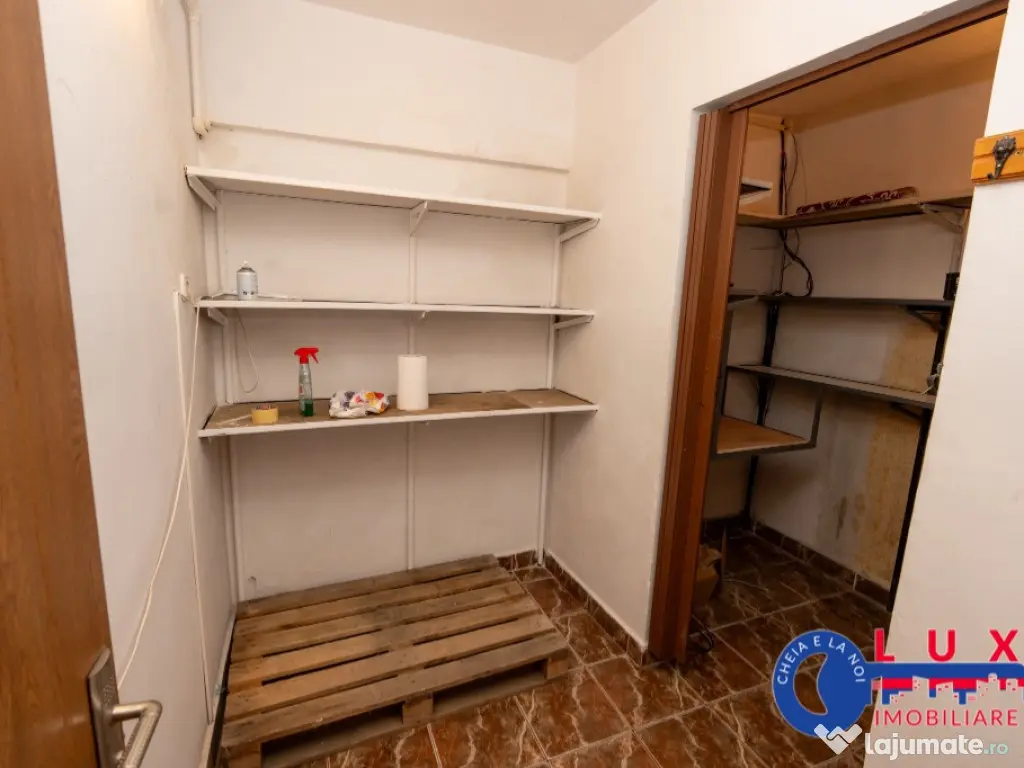 ID 6104 Spatiu comercial de vanzare *Piata Noua 