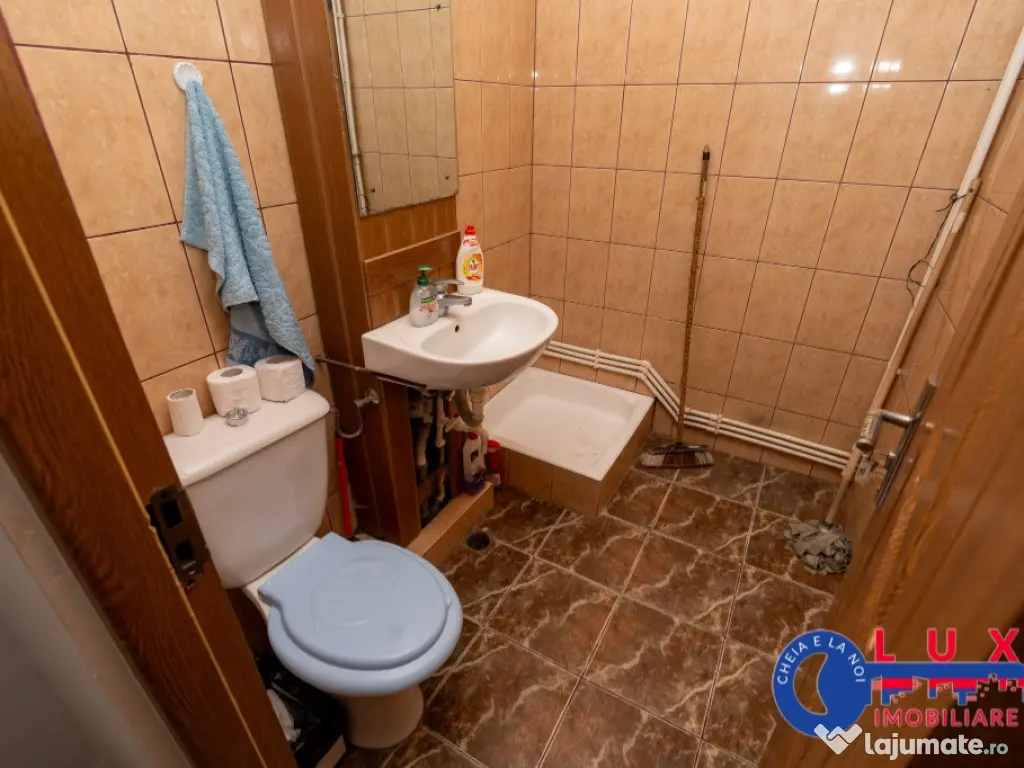 ID 6104 Spatiu comercial de vanzare *Piata Noua 