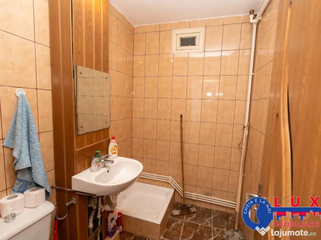 ID 6104 Spatiu comercial de vanzare *Piata Noua 