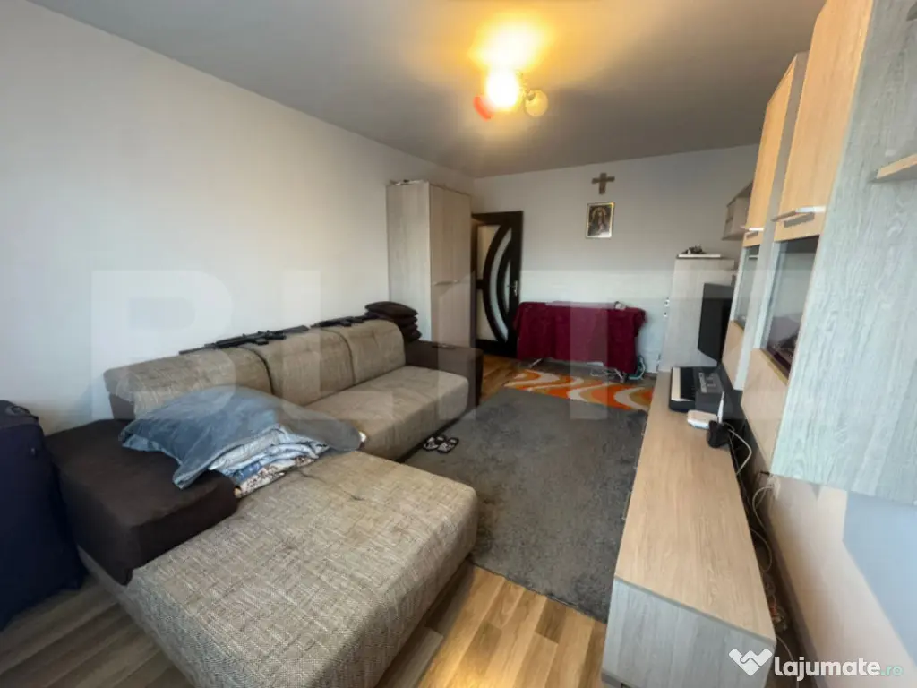 Apartament 3 camere, etaj 1, izolat exterior – ideal pentr