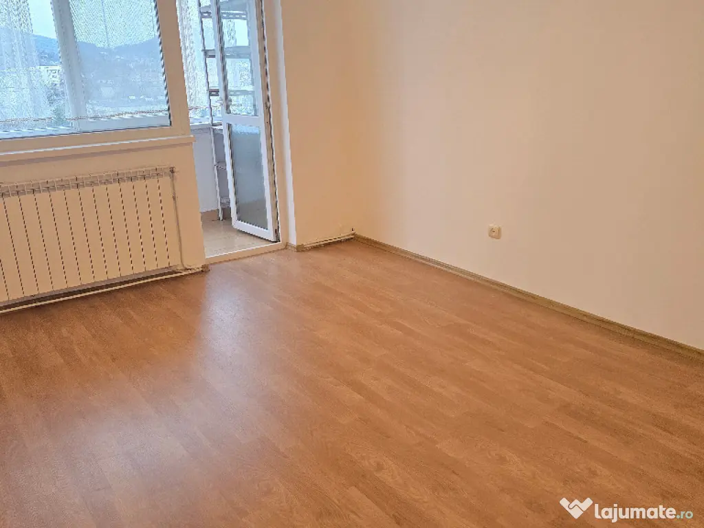 Vand apartament 3 camere cu intrari separate in Deva, Titu Maiorescu 