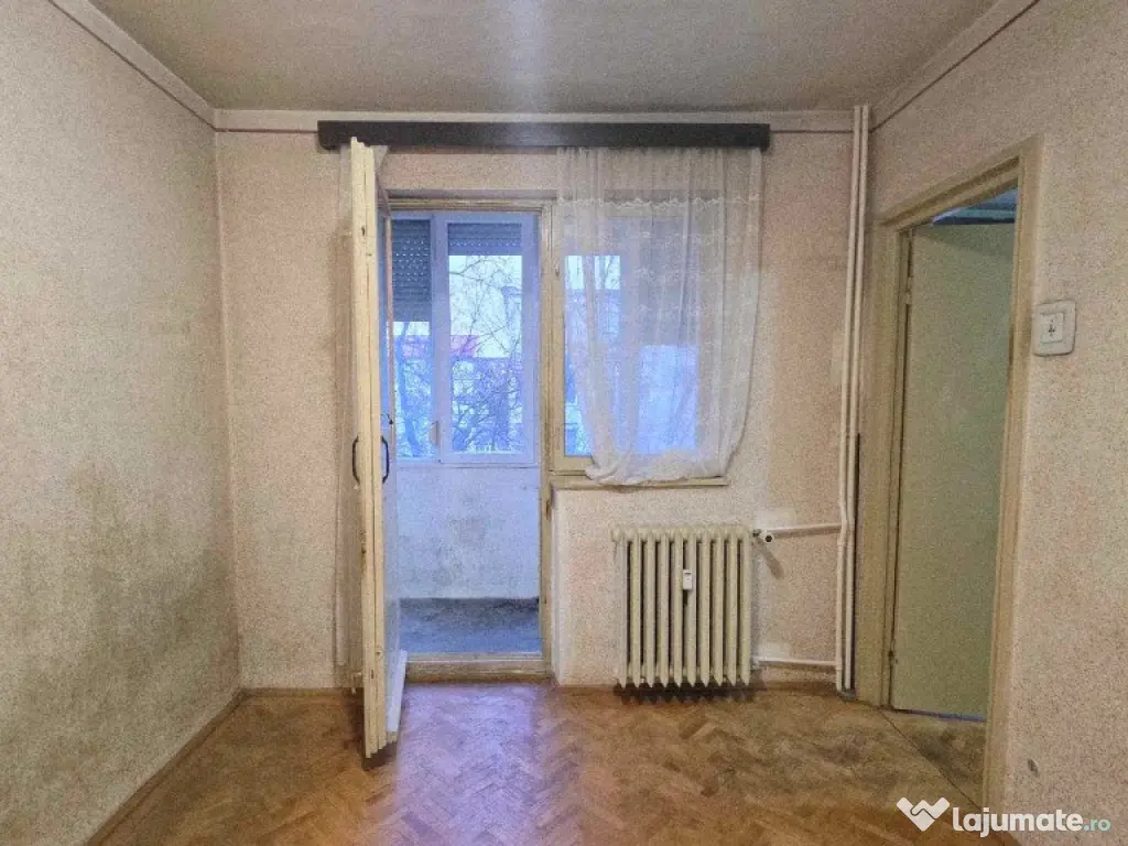 Ap 3 cam tip T de vânzare str Razboieni 