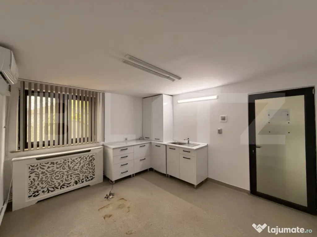 Cabinet medical și apartament 2 camere, 225 mp, zona 1 Mai