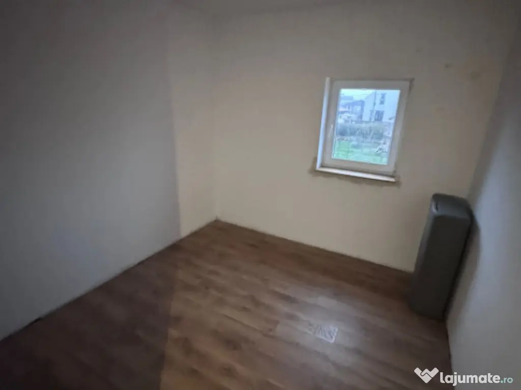 Casa P+M de vanzare, situata in Poiana-Constanta 